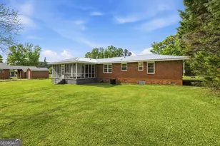 93 Carlton Ave, Union Point, GA 30669 - Photo 37