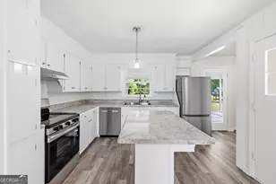 93 Carlton Ave, Union Point, GA 30669 - Photo 15