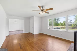 93 Carlton Ave, Union Point, GA 30669 - Photo 11