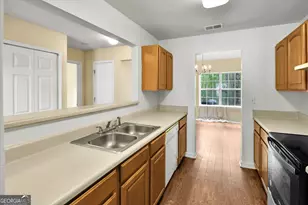 4411 Ravenwood Dr, Union City, GA 30291 - Photo 11