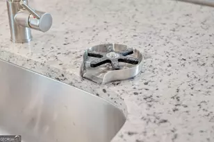 202 Freshwater Ct, Lagrange, GA 30241 - Photo 3