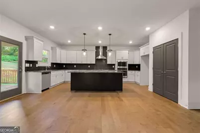 204 Races Road, Hoschton, GA 30548 - Photo 7