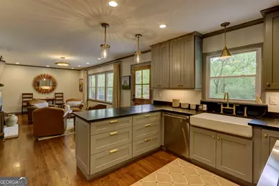 870 Starlight Drive, Sandy Springs, GA 30342 - Photo 33