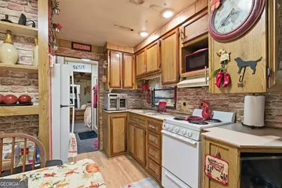 105 Holiday Loop, Cleveland, GA 30528 - Photo 9