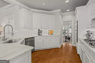 4120 Paran Pointe Dr, Atlanta, GA 30327 - Photo 19