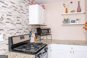 709 Woodcliff Dr, Atlanta, GA 30350 - Photo 9