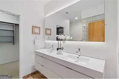 1327 Peachtree View NE, Brookhaven, GA 30319 - Photo 23