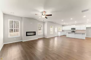 755 Lakehaven Ln, Loganville, GA 30052 - Photo 5