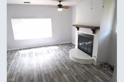 8337 Holly Drive, Jonesboro, GA 30238 - Photo 3