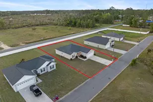 672 Lakeside Cir, Baxley, GA 31513 - Photo 3