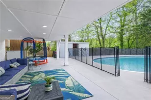 945 E Riverbend Dr SW, Lilburn, GA 30047 - Photo 27