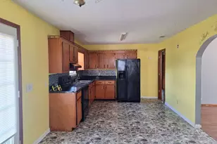 37 Faison St, Baxley, GA 31513 - Photo 3