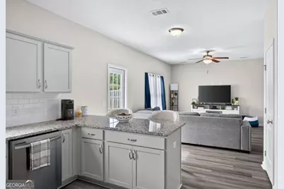 425 Brightleaf Circle, Hinesville, GA 31313 - Photo 7