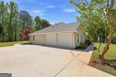 136 Coggins Corner Drive, Newnan, GA 30265 - Photo 5