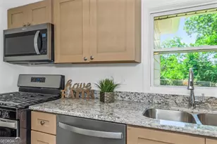 204 Mill St, Barnesville, GA 30204 - Photo 13