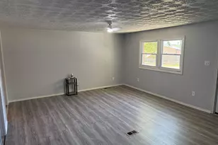 342 Phillips Cir, Royston, GA 30662 - Photo 5