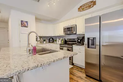 175 Courtyard Lane, Newnan, GA 30265 - Photo 7