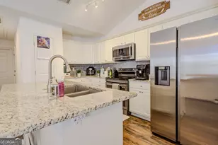 175 Courtyard Ln, Newnan, GA 30265 - Photo 7