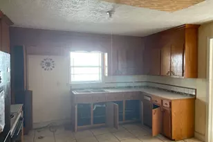 717 Glenore Ave, Waycross, GA 31503 - Photo 9