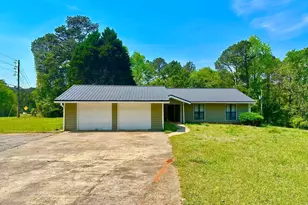 100 Lakeview Ln, Fayetteville, GA 30214 - Photo 1