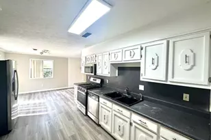 100 Lakeview Ln, Fayetteville, GA 30214 - Photo 13