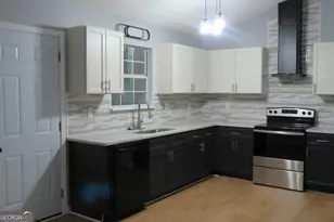 2060 Bedford Ct, Lithonia, GA 30058 - Photo 13