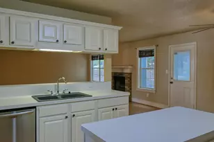 236 Hunting Ct, Jonesboro, GA 30236 - Photo 9
