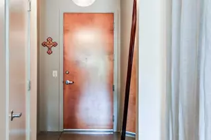 560 Dutch Valley Rd NE, Atlanta, GA 30324 - Photo 9