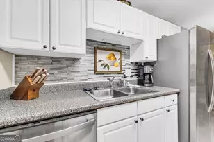 401 N Cromwell Rd, Savannah, GA 31410 - Photo 11
