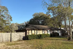 4228 Queens Ct, Pace, FL 32571 - Photo 3