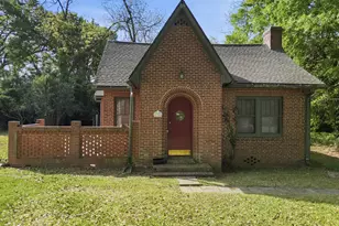 131 E Baldwin St, Milledgeville, GA 31061 - Photo 1