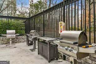 2870 Pharr Ct S, Atlanta, GA 30305 - Photo 35