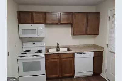 201 Enterprise Street #APT B, Dublin, GA 31021 - Photo 3