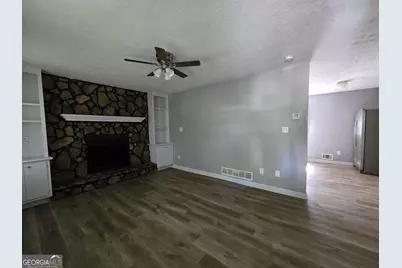 6577 Ardmoor Dr, Jonesboro, GA 30236 - Photo 3