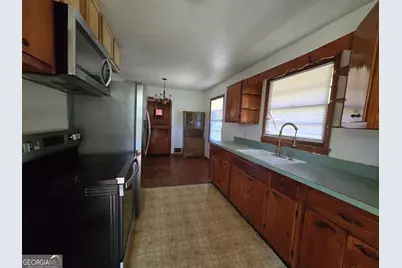 677 Shellnut Dr, Forest Park, GA 30297 - Photo 7