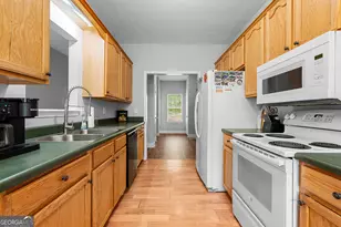 35 S Robin Ln, Newnan, GA 30263 - Photo 15