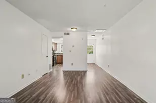 2060 Kings Gate Circle, Snellville, GA 30078 - Photo 9