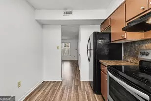 2060 Kings Gate Circle, Snellville, GA 30078 - Photo 11