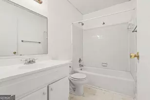 2060 Kings Gate Circle, Snellville, GA 30078 - Photo 15