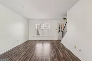 2060 Kings Gate Circle, Snellville, GA 30078 - Photo 7