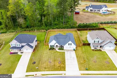 143 Springwood Drive, Carrollton, GA 30117 - Photo 3