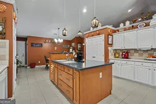 1405 Shiloh Oak Dr, Loganville, GA 30052 - Photo 9