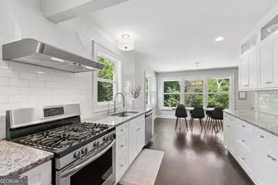 2304 Pembrook Place NE, Atlanta, GA 30324 - Photo 9