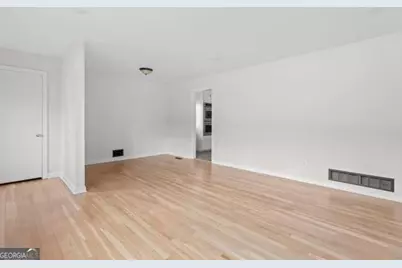 8 Larose Drive SW, Marietta, GA 30060 - Photo 9