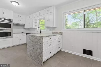 8 Larose Drive SW, Marietta, GA 30060 - Photo 15