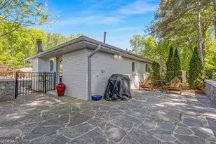 1040 Clifton Cir SE, Smyrna, GA 30080 - Photo 17