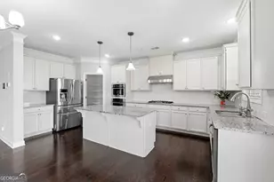 304 Cochin Dr, Woodstock, GA 30188 - Photo 17