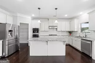 304 Cochin Dr, Woodstock, GA 30188 - Photo 15