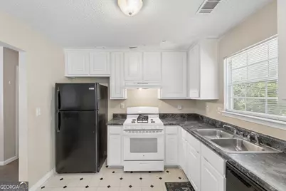 3602 Bristol Overlook, Rex, GA 30273 - Photo 9