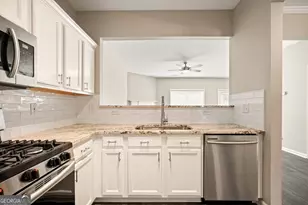 2045 Lakeshore Overlook Dr NW, Kennesaw, GA 30152 - Photo 11